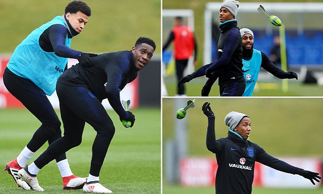 Ảnh bài viết Chán bóng đá, dàn sao tuyển Anh chơi trò lạ