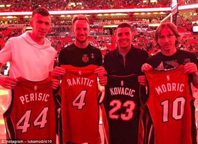 Nghỉ tập, Modric rủ rê đồng bọn đi xem bóng rổ