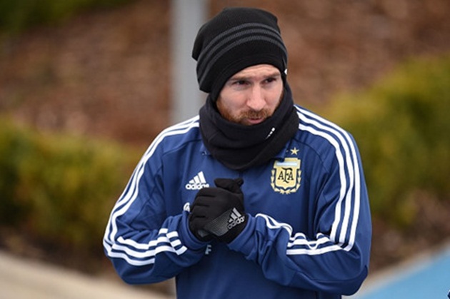 Lập siêu phẩm solo, Messi sẵn sàng đối đầu Italy, Tây Ban Nha