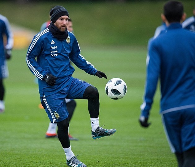 Lionel Messi nở mũi khi nghe Sampaoli tâng bốc