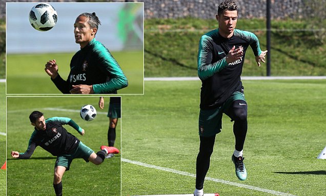 Ảnh bài viết Ronaldo bứt tốc mạnh mẽ, chờ so tài 'cỗ máy ghi bàn' Salah