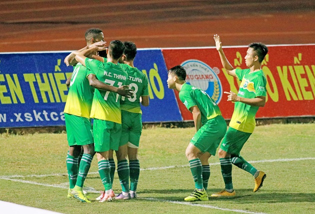 Vừa đổi ngoại binh, CLB Cần Thơ có chiến thắng đầu tay