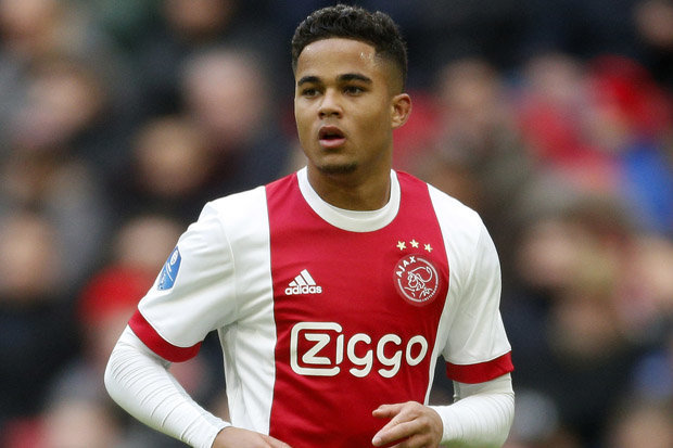 Ảnh bài viết Man Utd vỡ mộng: Justin Kluivert chỉ muốn đến Barcelona