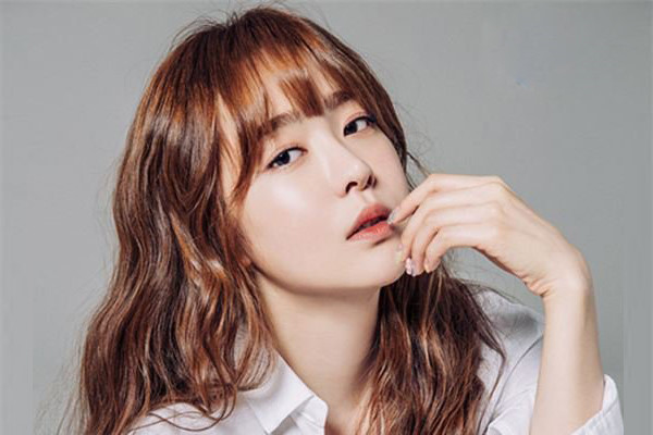  Yoo So Young, cô nàng từng nắm giữ trái tim của Son Heung-min