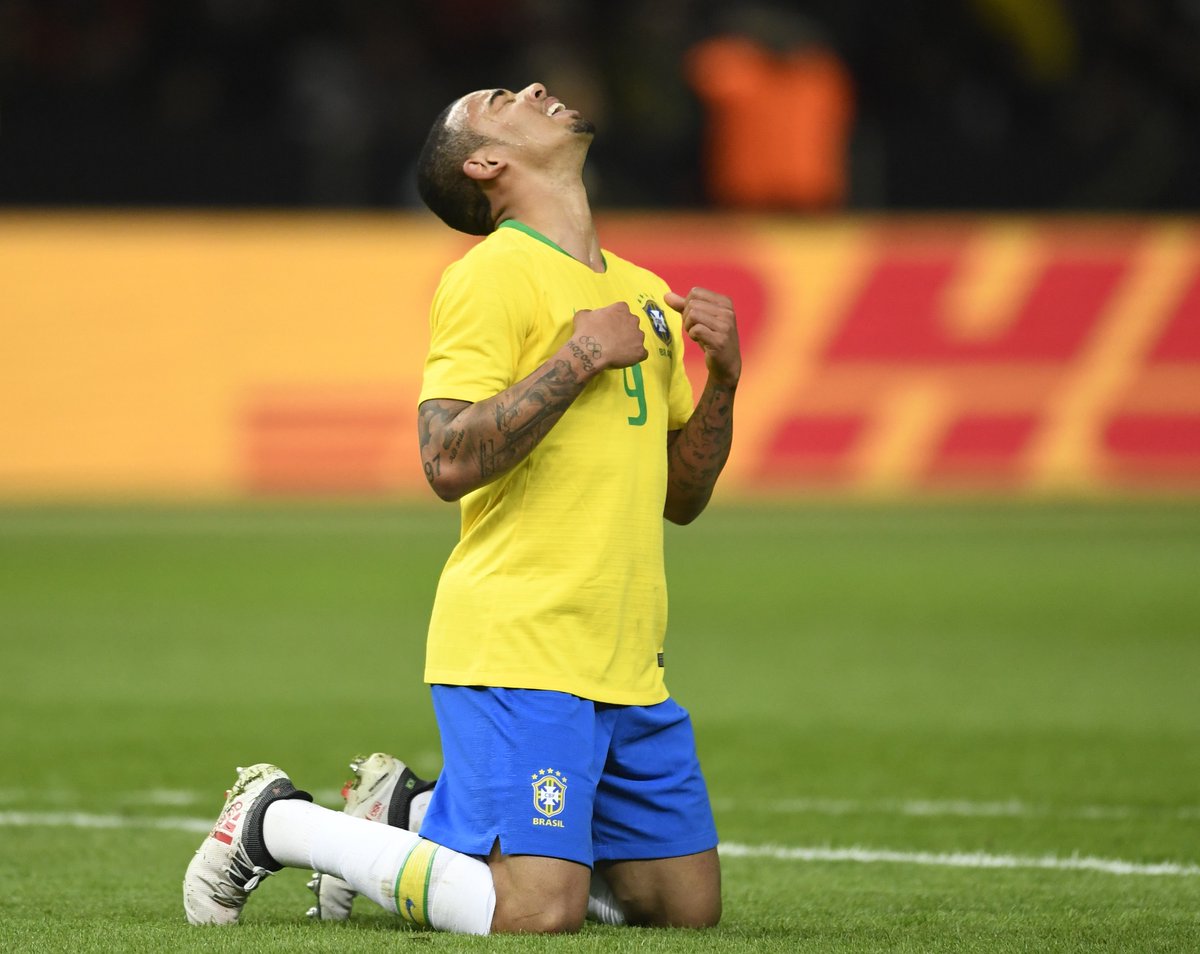 Ảnh bài viết Man City gặp khó vụ Gabriel Jesus: Lương mới quá bèo