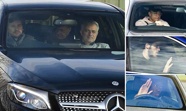 Ảnh bài viết Gạt tin đồn, Mourinho thong thả đến sân tập Man Utd