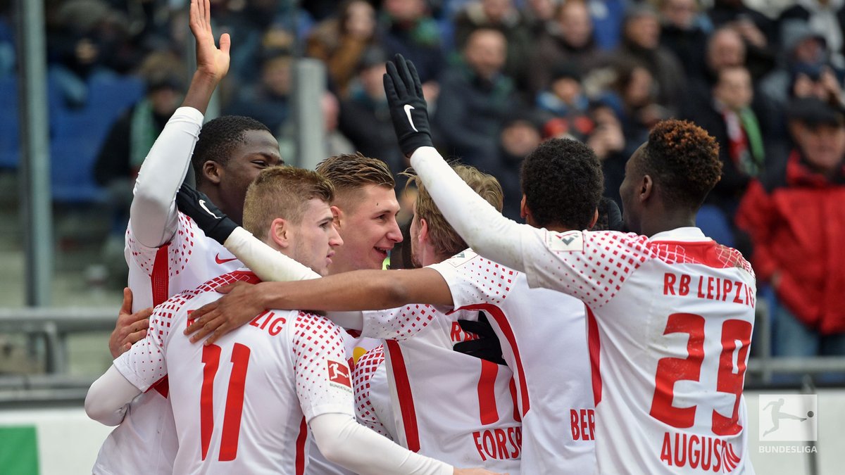 Thắng kịch tính, Leipzig trở lại nhóm dự Champions League