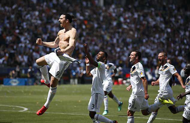 Ibra lập siêu phẩm, La Galaxy ngược dòng ngoạn mục đánh bại Los Angeles FC