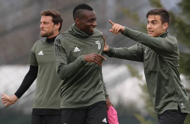 Ảnh bài viết Dylaba trổ tài chỉ đạo trên sân tập của Juventus