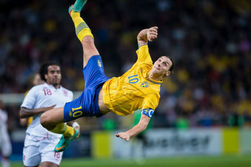 Ibrahimovic thách Ronaldo 'copy' được siêu phẩm của mình