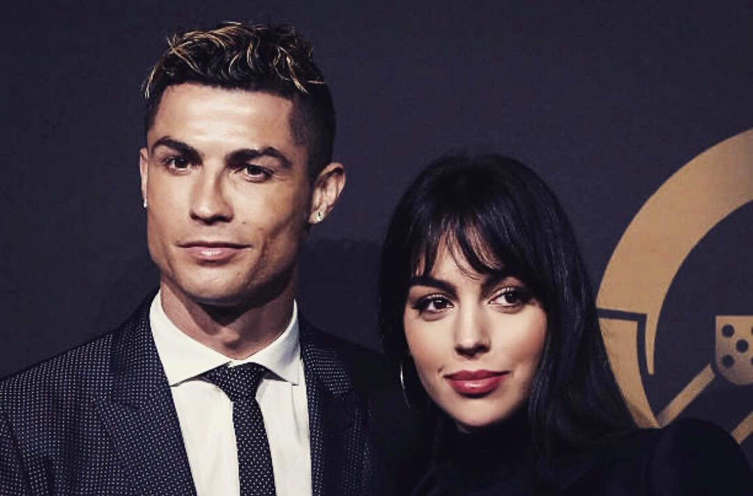 Người yêu 'cạn lời' với siêu phẩm của Ronaldo