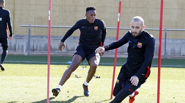 CẬP NHẬT lực lượng Barcelona: Busquets, Mina và Vidal bị gạch tên