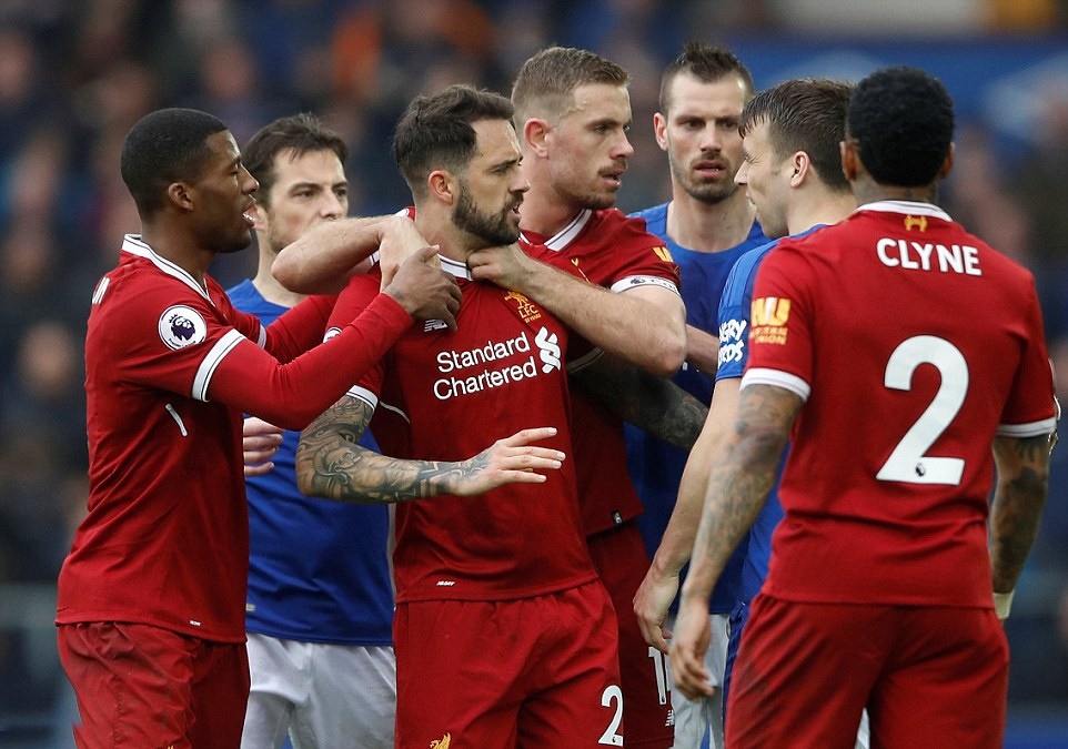 Ảnh bài viết Kịch tính cao trào, sao Liverpool và Everton suýt "tẩn" nhau