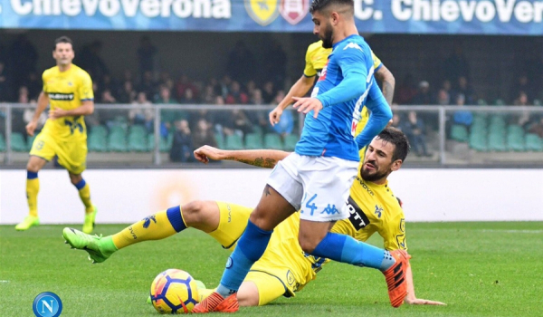 Ảnh bài viết 20h00 ngày 8/4, Napoli vs Chievo: Bám đuổi trong vô vọng