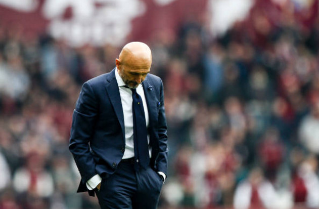 Ảnh bài viết Inter hụt top 3, Spalletti chỉ biết gục mặt xuống sân