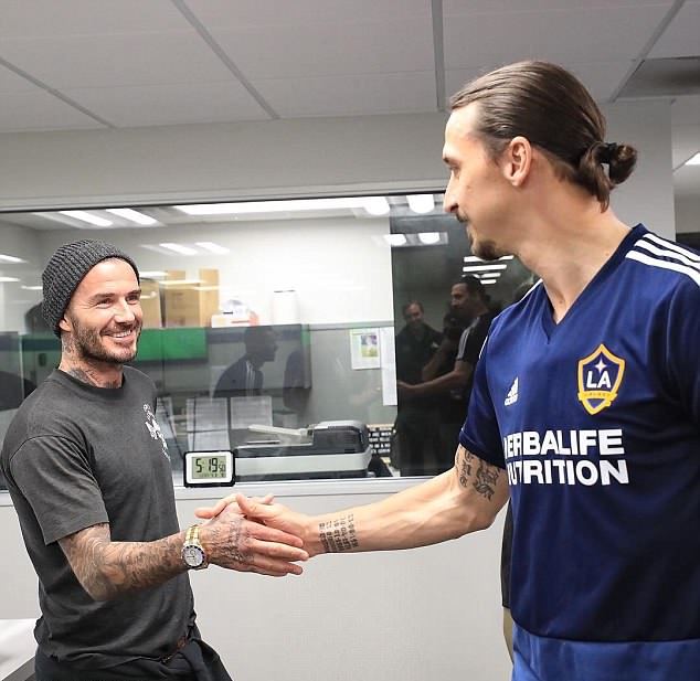 Được Beckham cổ vũ, Ibra vẫn không thể giúp LA Galaxy thoát thua