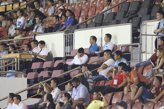 Đội bóng của Công Vinh: Cơn đau đầu vì tiền