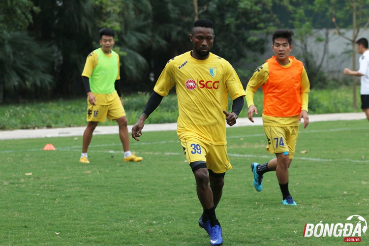 Hoàng Vũ Samson: "Thai-League không có gì khác biệt so với... V-League"