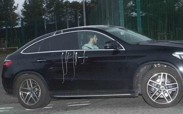 Ảnh bài viết Bầu không khí u ám vây lấy Man City