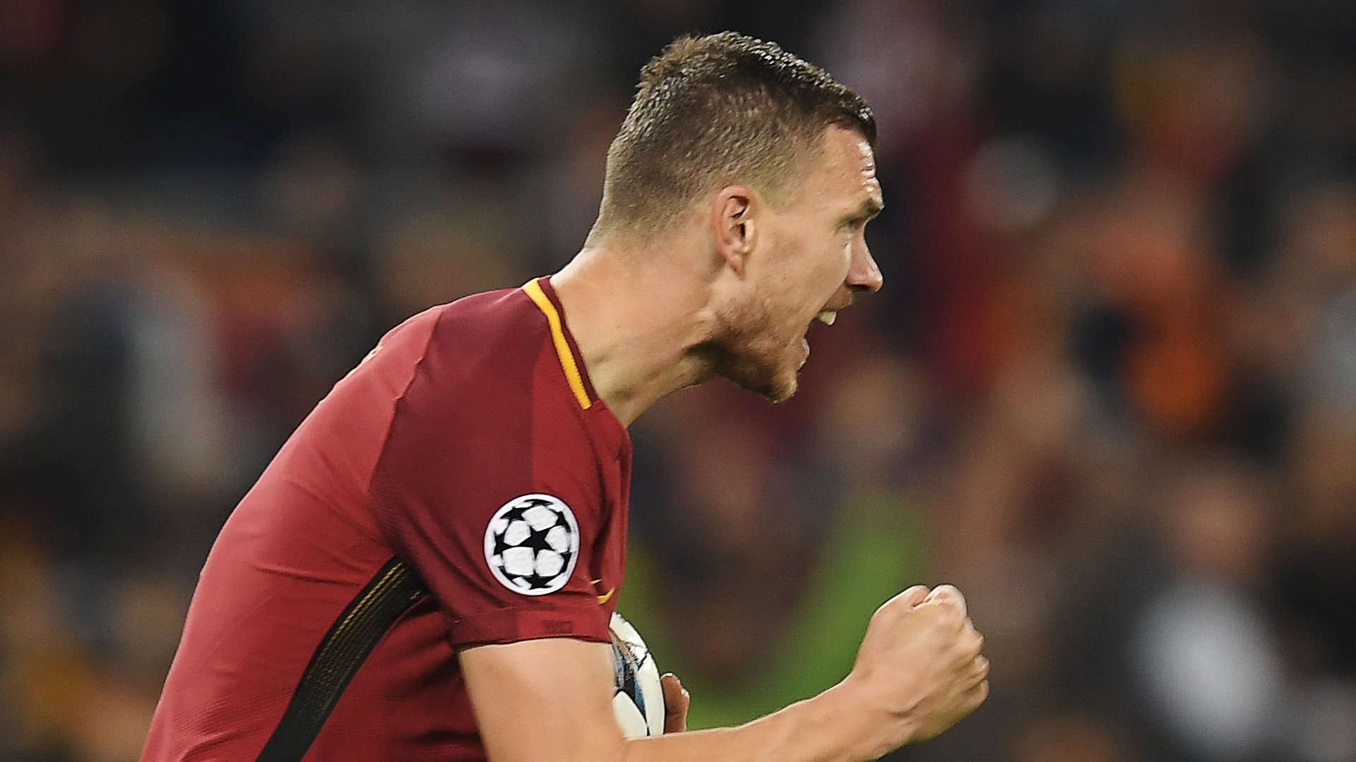 Dzeko cũng bất ngờ vì Barcelona 'yếu' đến vậy