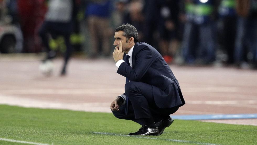 Nóng: Pique và Valverde bất đồng chiến thuật trong trận đấu với Roma