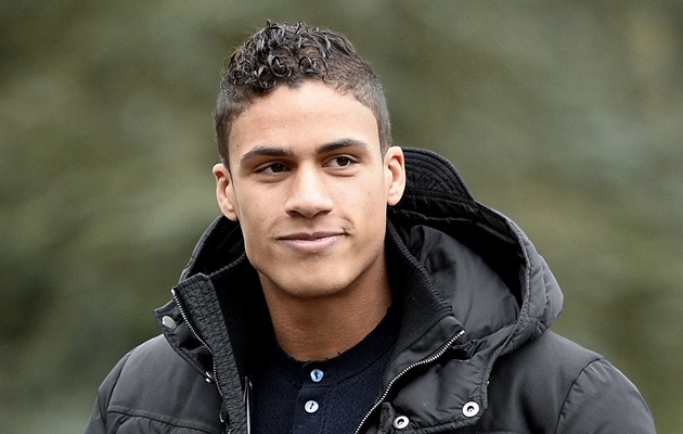 Muốn có Varane, M.U phải cổ vũ Real vô địch C1
