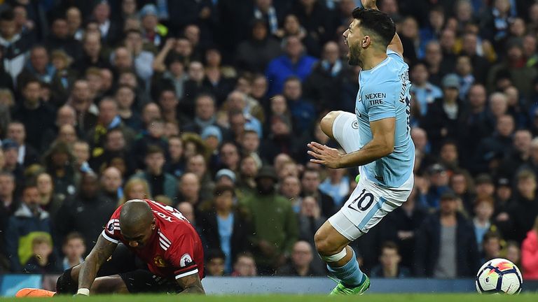 Man City mất 'trọng pháo' ở đại chiến Tottenham