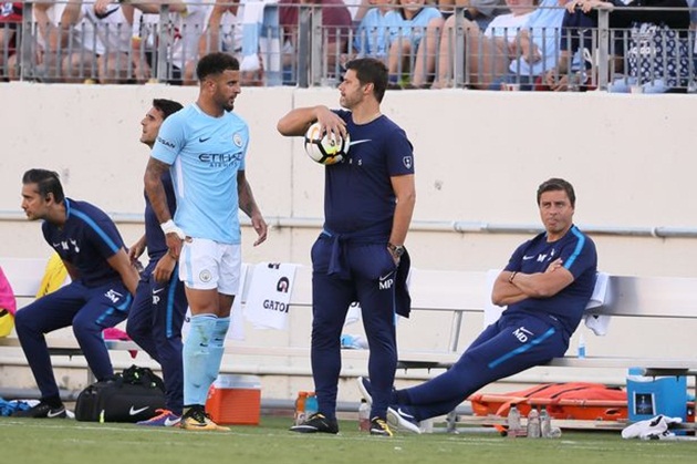 Pochettino cảnh báo Kyle Walker về sự thù địch