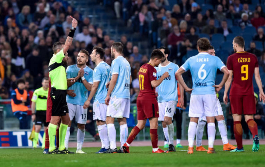 Ảnh bài viết Bàn thắng thì không, nhưng thẻ đỏ lại xuất hiện tại Derby thành Rome