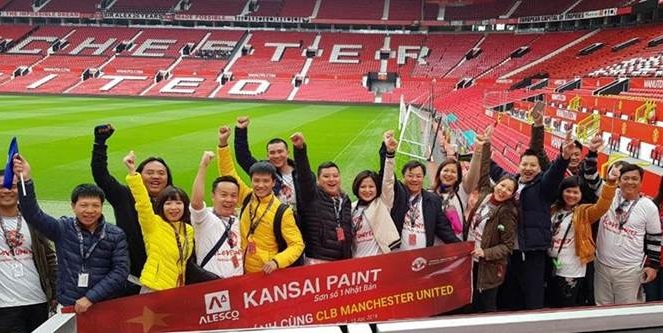 Hiện thực hóa giấc mơ Old Trafford và gặp gỡ danh thủ Andy Cole của hàng chục CĐV Việt