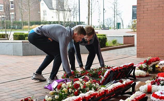Klopp và học trò buồn man mác tưởng niệm thảm họa Hillsborough '89