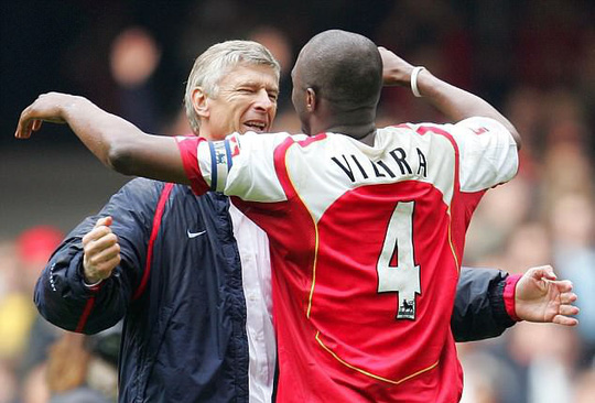 Arsenal nhắm Vieira thay Wenger