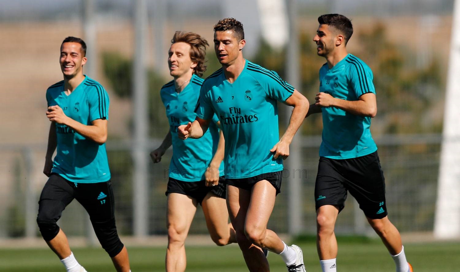 Ảnh bài viết Dàn sao Real Madrid tập cật lực, chờ chiến Bayern Munich