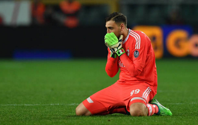 Ảnh bài viết Donnarumma gục hẳn xuống sân khi Milan tiếp tục không thắng