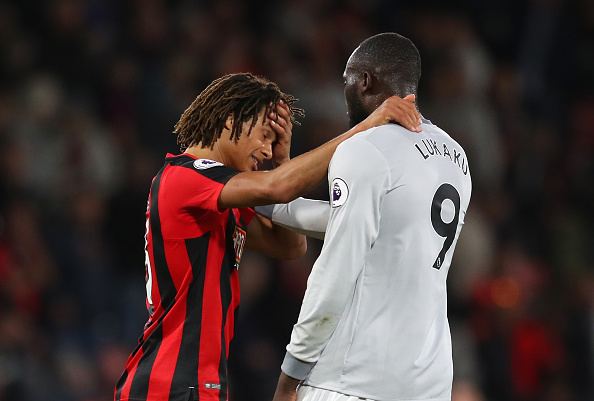 Hậu vệ Bournemouth 'sốt' nặng trước sức mạnh của Lukaku