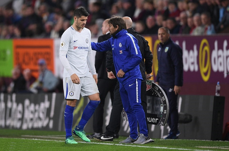 Ảnh bài viết Morata lại hóa "chân gỗ", Chelsea thoát hiểm nhờ cái tên không ngờ tới