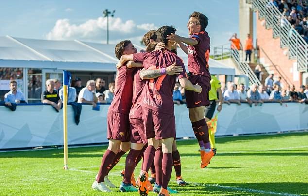 Đội trẻ Barcelona làm thay công việc cho đàn anh ở Champions League