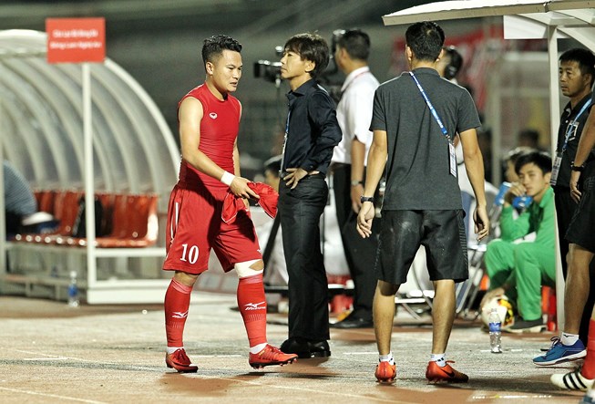 Ảnh bài viết Phi Sơn nghỉ phải nghỉ thêm 1 tháng, HLV Miura lo sốt vó