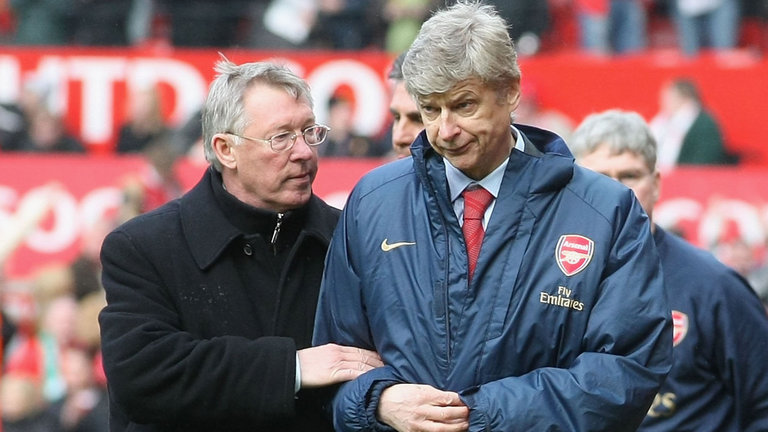 Vì Wenger, Ferguson từng ‘tuyên chiến’ với CĐV MU