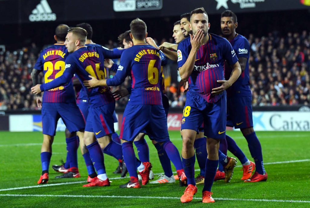 Thua đau ở Champions League, Barca vẫn có mùa giải tuyệt vời