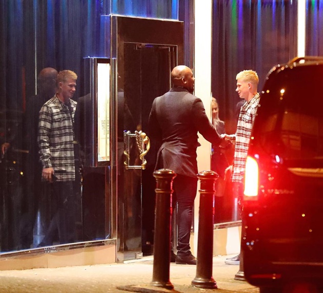 Ảnh bài viết Không bận tâm bị Salah vượt mặt, Bruyne vẫn ăn mừng chiến tích trước Swansea