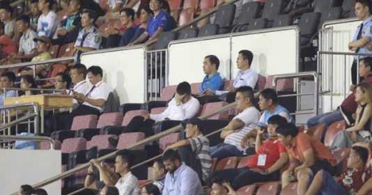 Phiêu lưu với thầy cũ, Công Vinh cố kiên nhẫn?