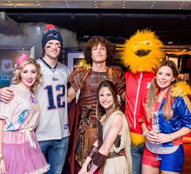 David Luiz hóa thân thành hiệp sĩ trong sinh nhật lần thứ 31
