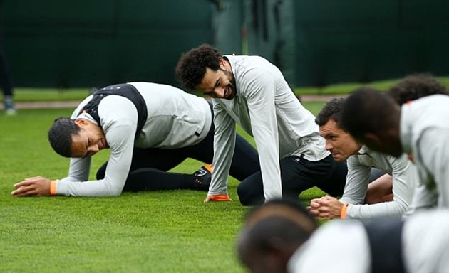 Ảnh bài viết Salah luyện "chống đẩy" trước giờ gặp đội bóng cũ