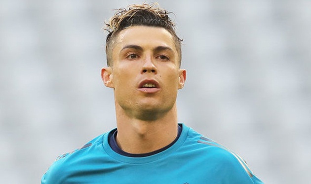 Huyền thoại Bayern phát biểu SỐC về Ronaldo