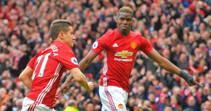 Ảnh bài viết Bộ đôi Man United hào hứng 'đánh lẻ' tại Disneyland