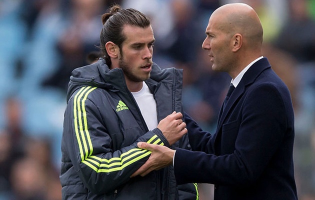 Đây, lí do Gareth Bale "mài đũng quần" trên ghế dự bị