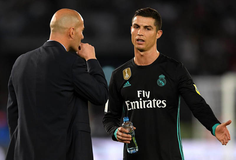 Real hạ Bayern: Ronaldo tàng hình, Zidane cứu rỗi