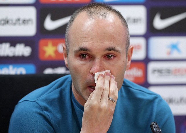 Ảnh bài viết Iniesta khóc đỏ mắt khi nói lời chia tay Barcelona