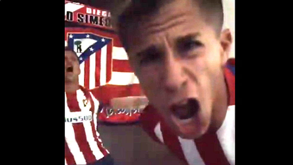 Ảnh bài viết Quý tử nhà Simeone hét khản cổ khi CLB của bố cầm hòa Arsenal